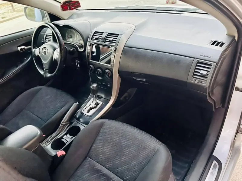 Toyota Corolla 2010 (4)
