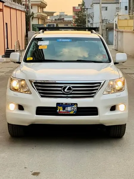 2009 V8 Vehicle (2)