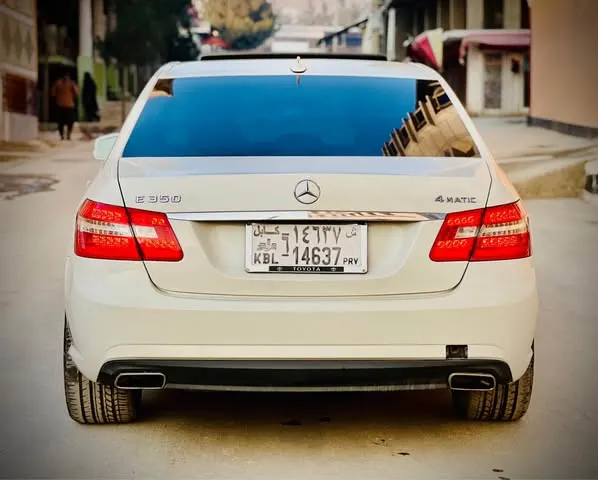 Mercedes-Benz E-Class 2010 (3)