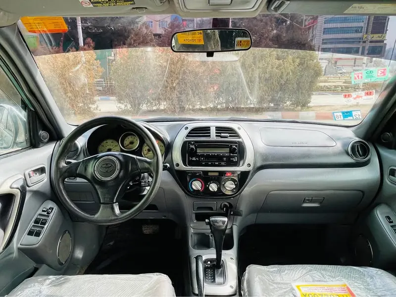Toyota RAV4 2003 (4)