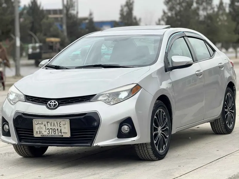 Toyota Corolla 2016 (2)