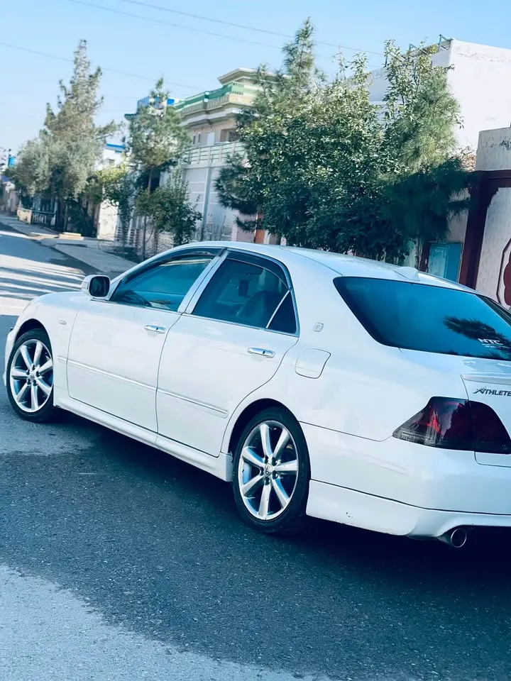 Toyota Crown 2006 (2)