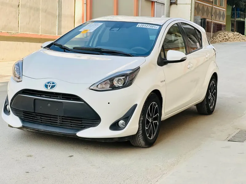 Toyota Prius 2019 (2)