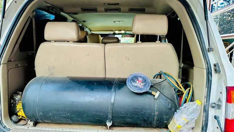 Toyota Land Cruiser 2002 (7)