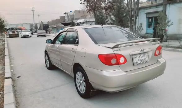 Toyota Corolla LE 2005 (2)