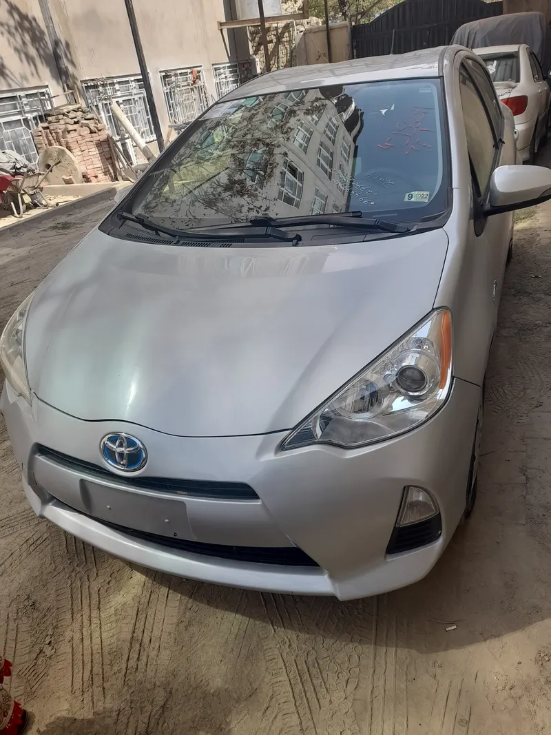 Toyota Aqua 2014 (1)
