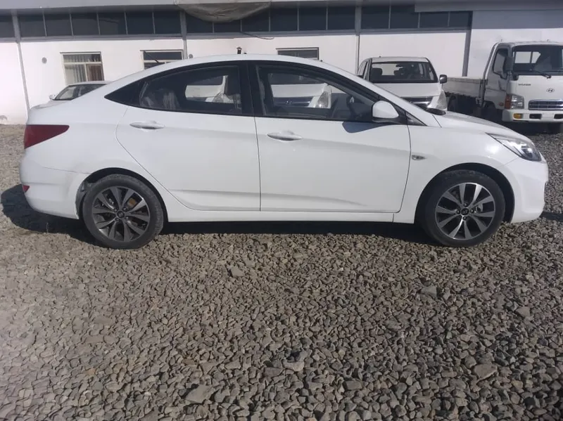 Hyundai Elantra 2013 (4)