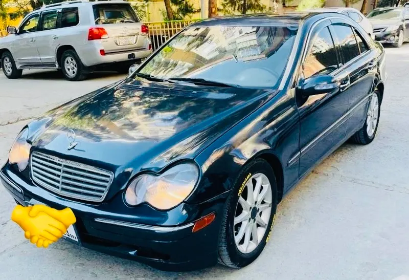 Mercedes-Benz C230 (1)
