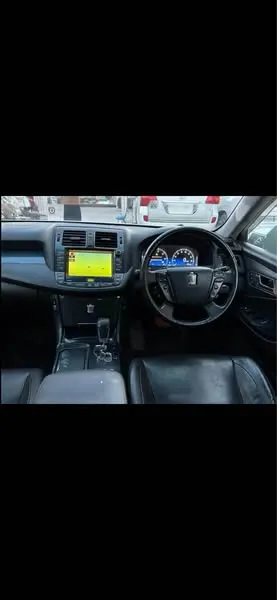 Toyota Crown Hybrid 2010 (4)