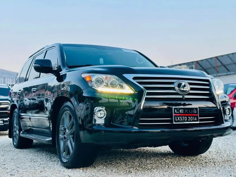 Lexus LX570 2014 (2)