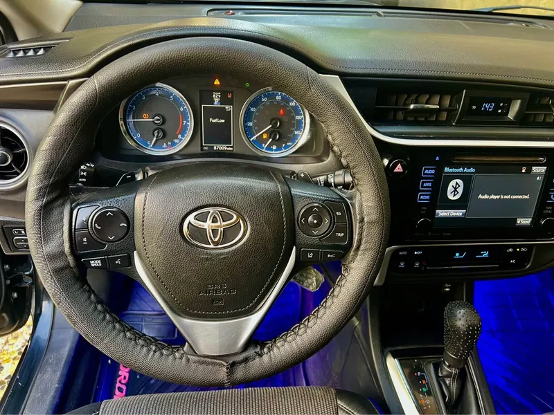 Toyota Corolla 2017 (4)