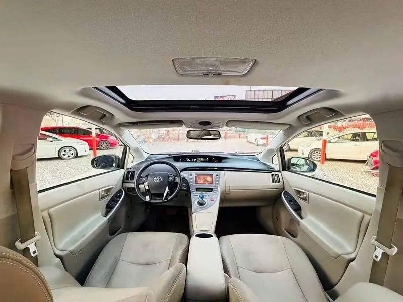 Toyota Prius G 2013 (3)