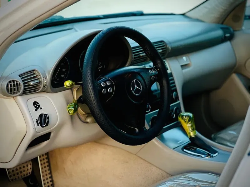 2005 Mercedes-Benz C230 – Full Option (3)