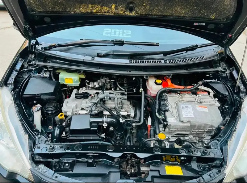 Toyota Aqua 2012 (5)