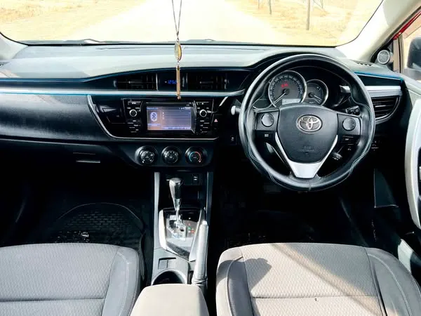 Toyota Corolla 2015 (4)