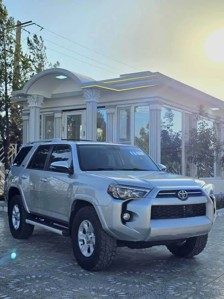 Toyota 4Runner 2016 (2)