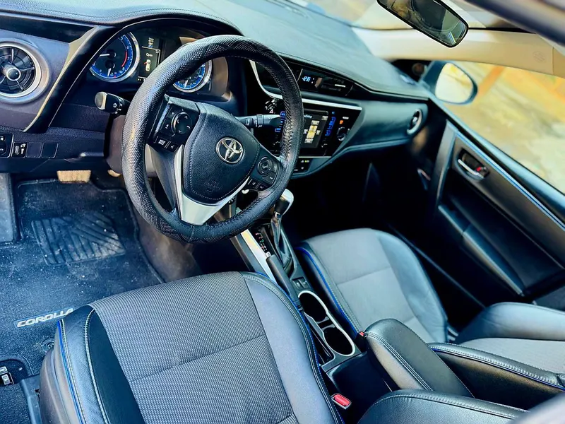 Toyota Corolla 2017 (4)