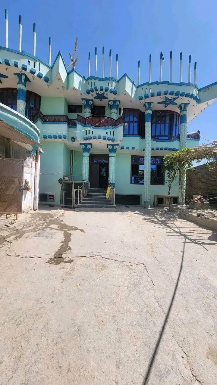 3-storey house for sale, 9 rooms, 500 m² (1)
