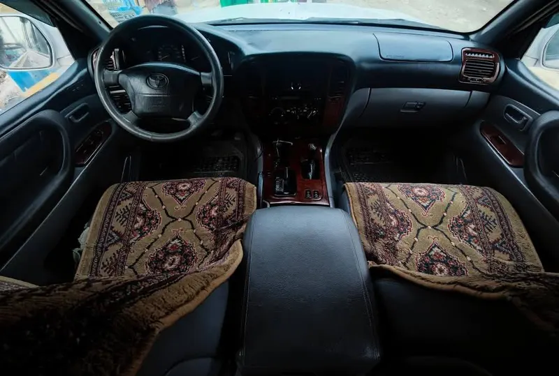 Toyota Land Cruiser GXR 2002 (4)