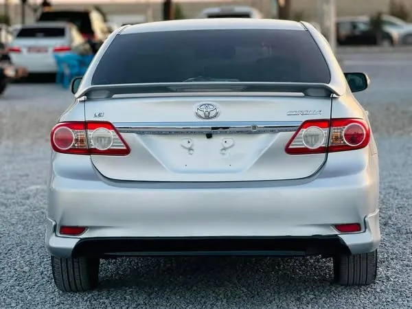 Toyota Corolla LE 2012 (3)