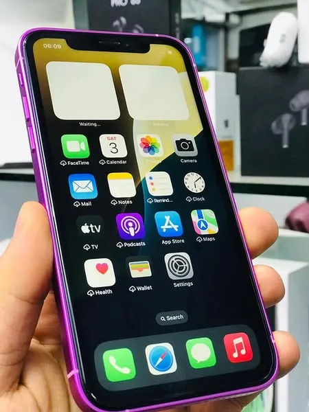 ډېر ښه وړاندیز! آیفون XR (3)