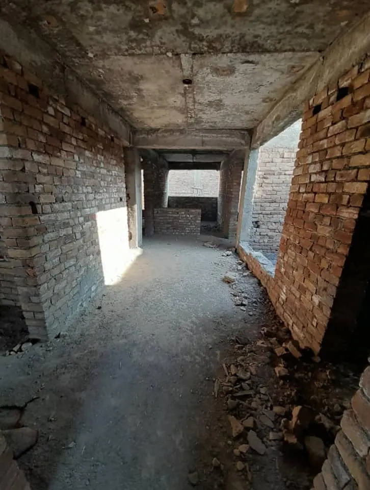 Half made house for sale (2)