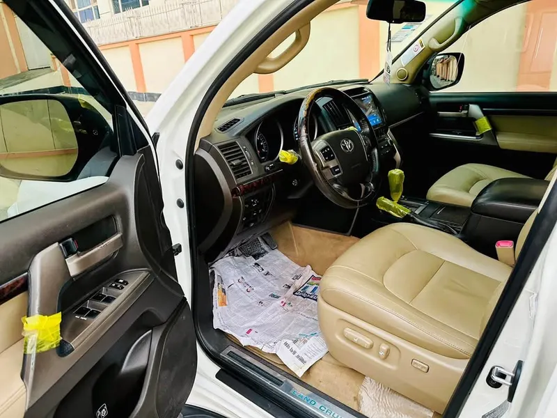 Toyota Land Cruiser VXR 2009 (4)