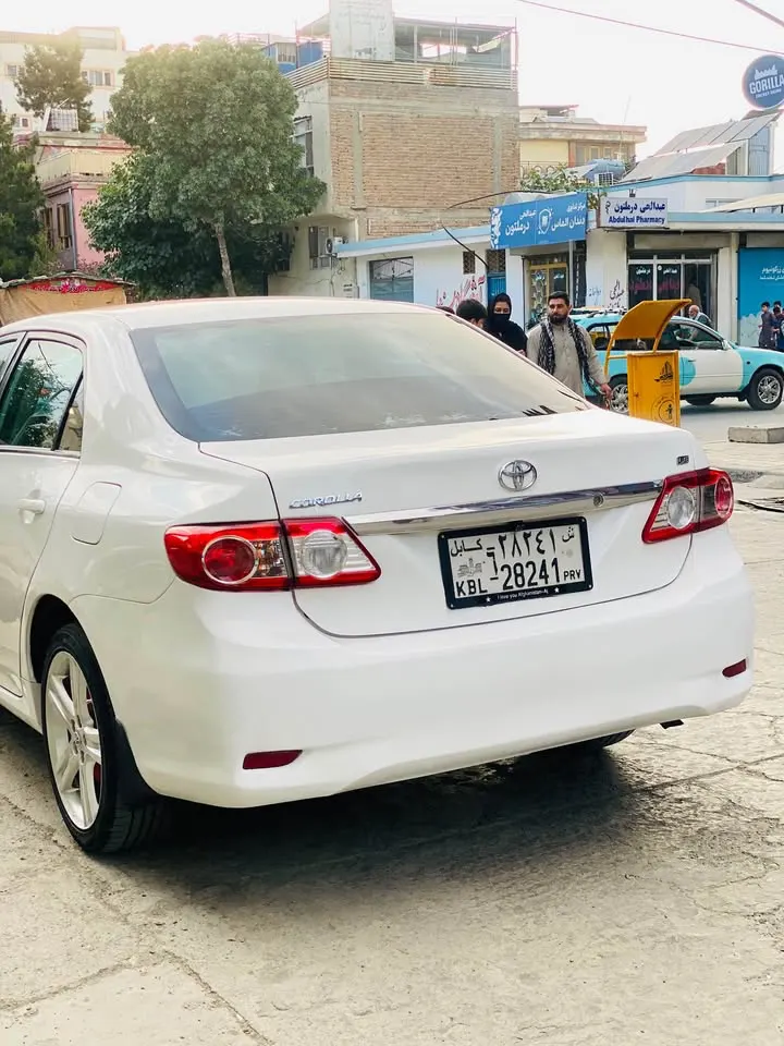 Toyota Corolla LE 2011 (4)