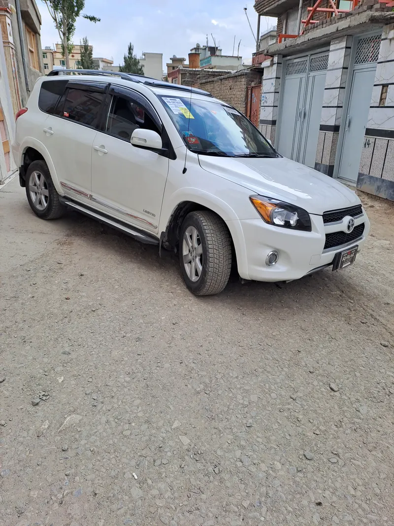 Toyota RAV4 (6)