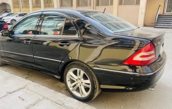 Mercedes-Benz 2006 (2)