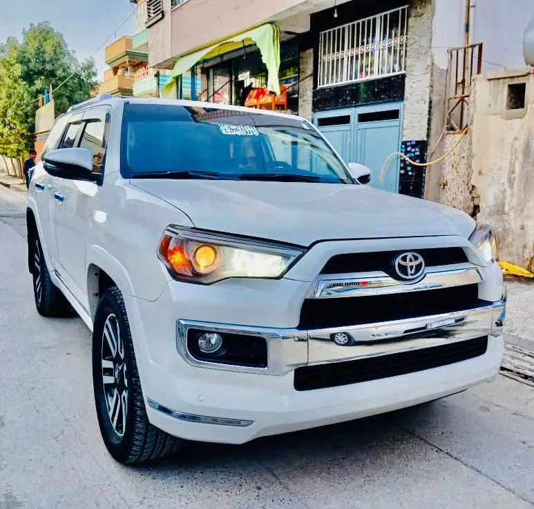 Toyota 4 Runner 2018 (2)