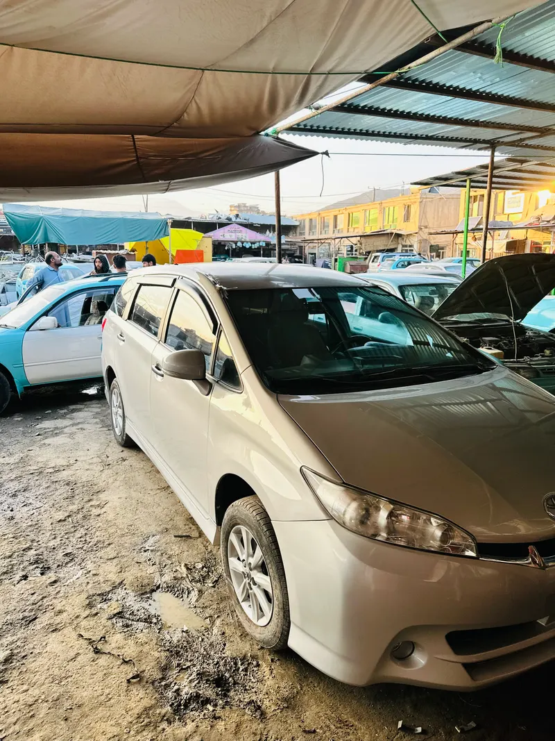 Toyota Wish 2011-2013 (2)