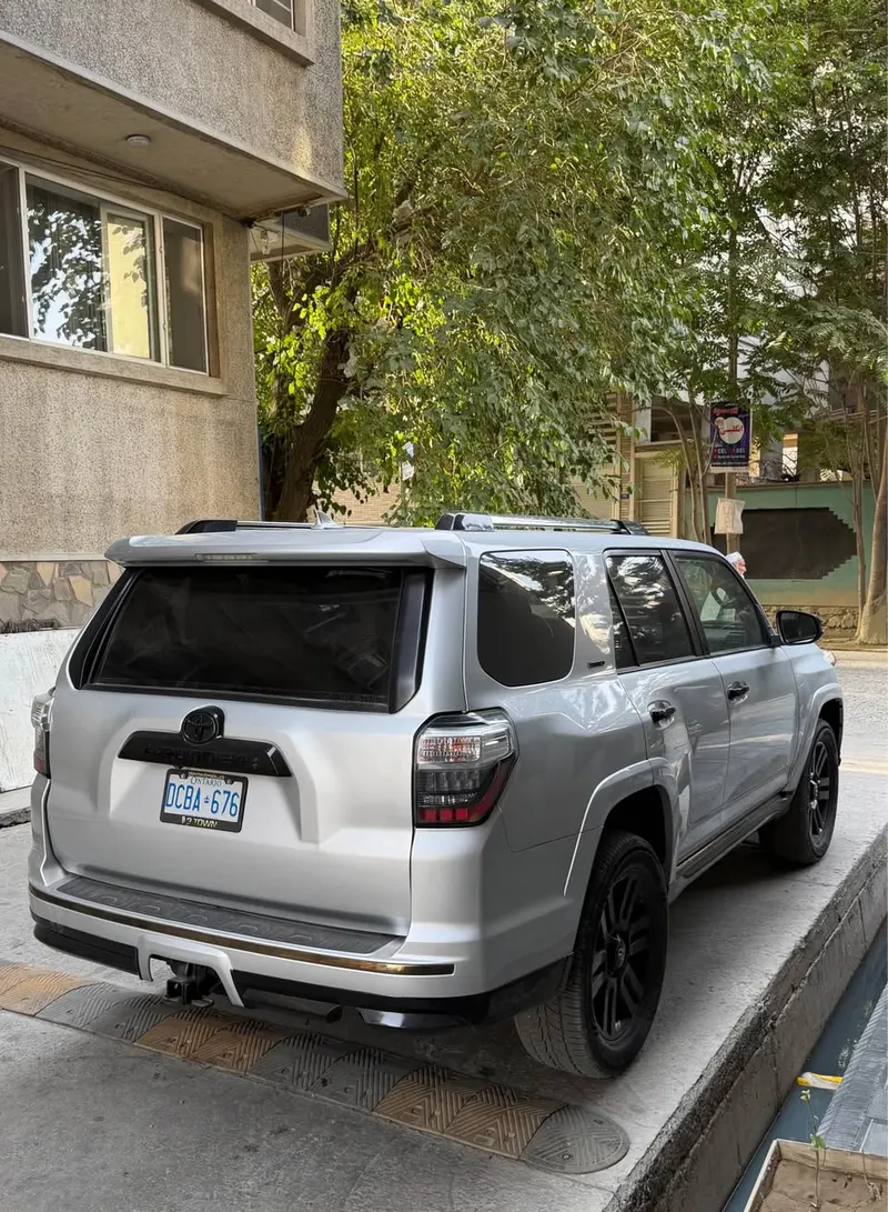 Toyota 4Runner 2012 (2)