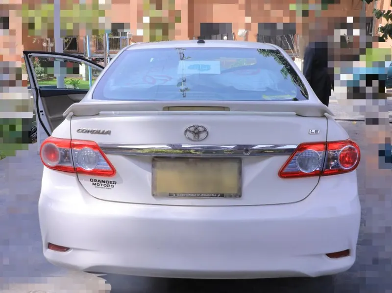 Toyota Corolla LE 2011 (4)