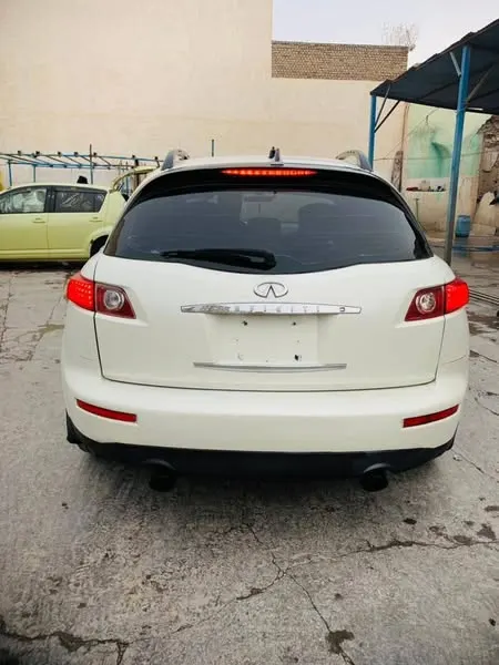 Infiniti 2005 (2)