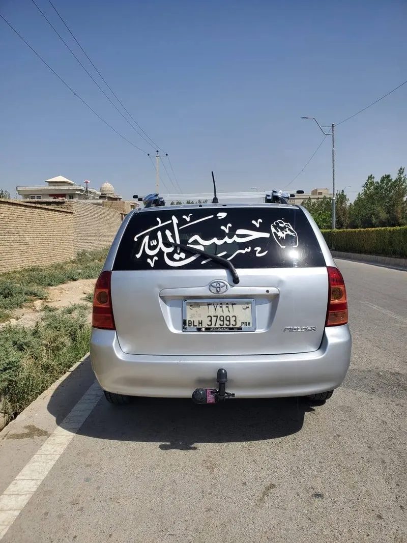 Toyota Fielder 2000 (2)