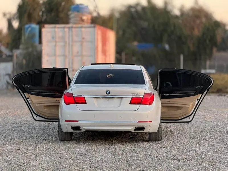 BMW 740i 2013 (3)