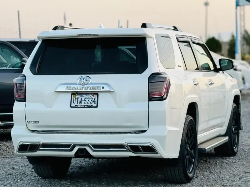 Toyota 4Runner SR5 2013 (2)