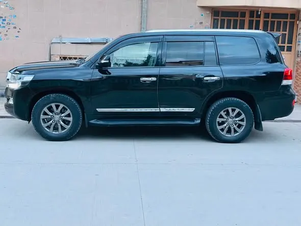 Toyota Land Cruiser 2020 (2)