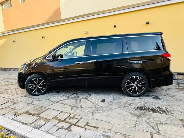 Nissan Quest 2014 (1)