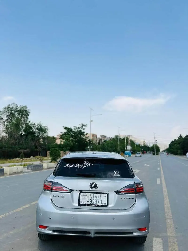 Lexus CT200h 2012 (4)