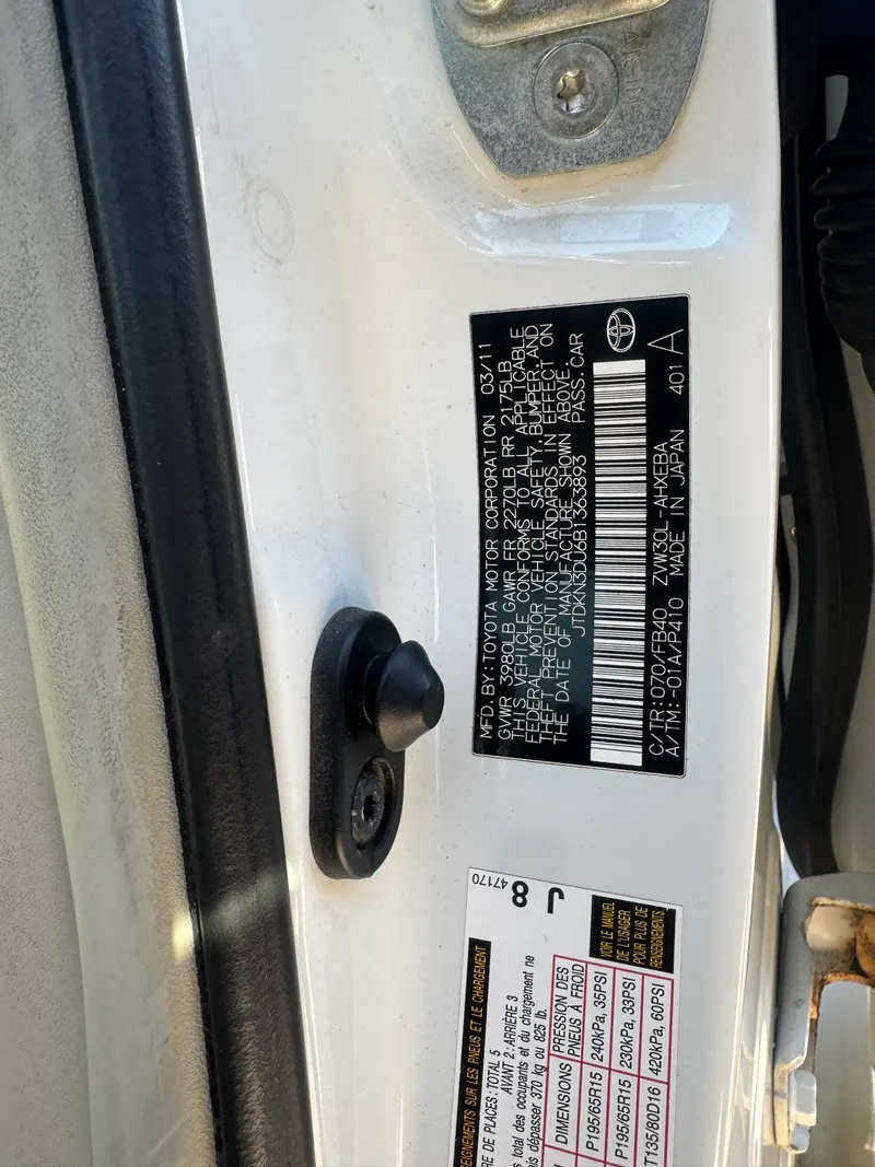 Toyota Prius 2011 (6)