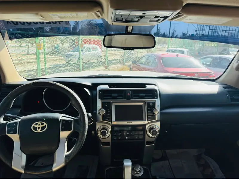 تویوتا 4Runner 2010 (4)