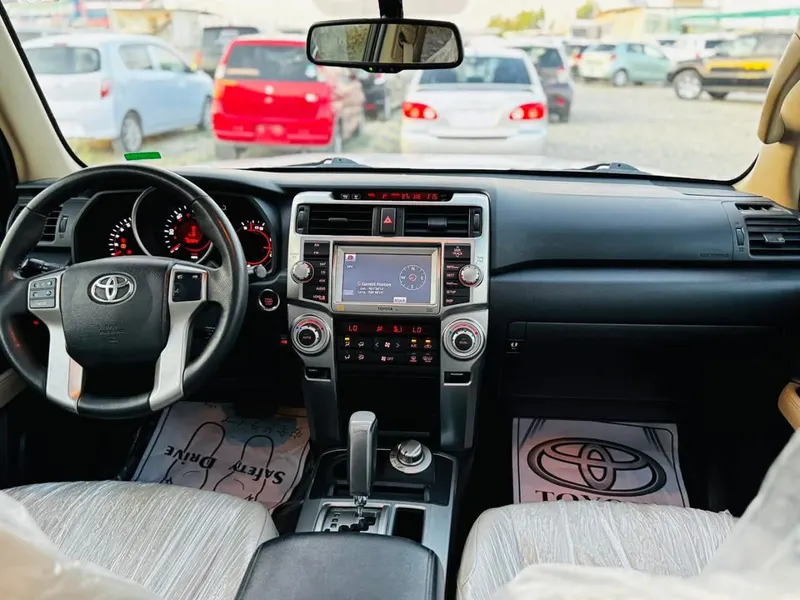 Toyota 4Runner 2011 (4)