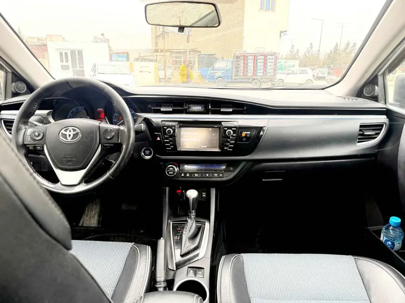 Toyota Corolla 2016 (4)