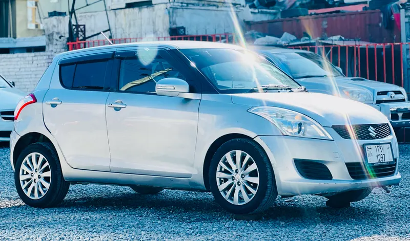 Suzuki Swift 2012 (3)