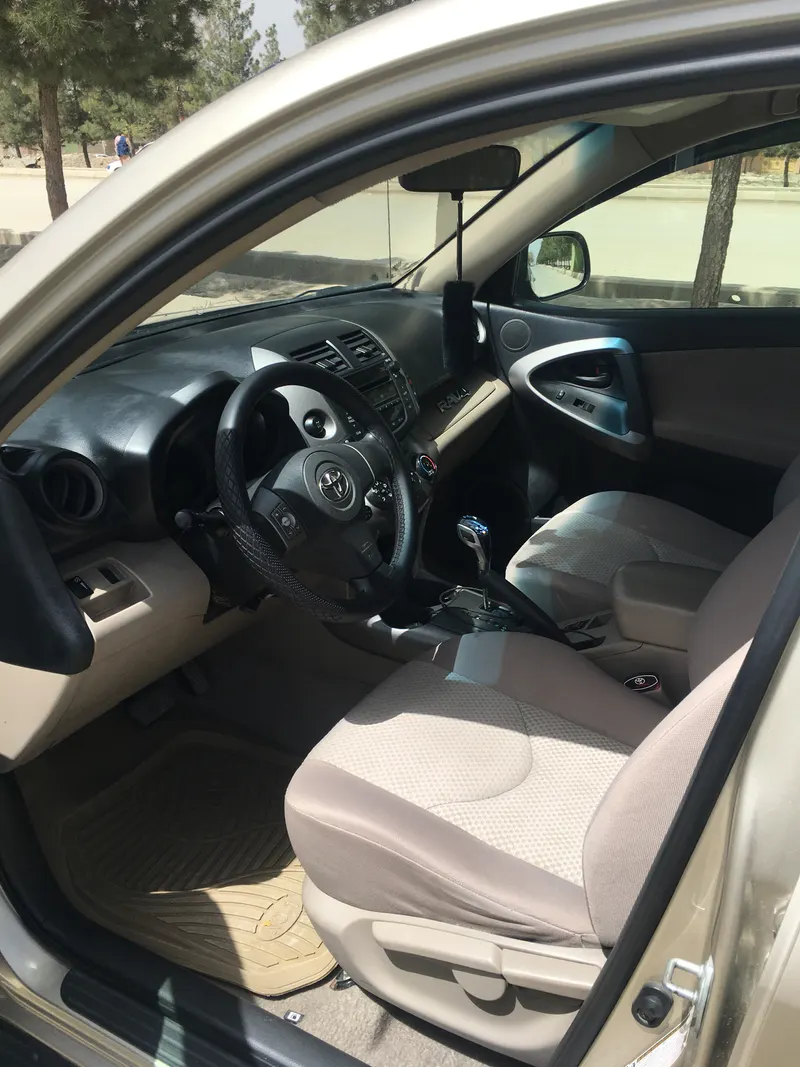 Toyota RAV4 2006 (5)