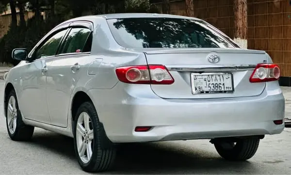 2013 Toyota LE (3)