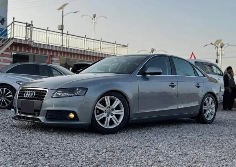 Audi A4 2012 (2)