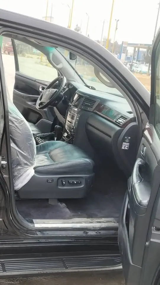 Lexus 570 2012 (4)